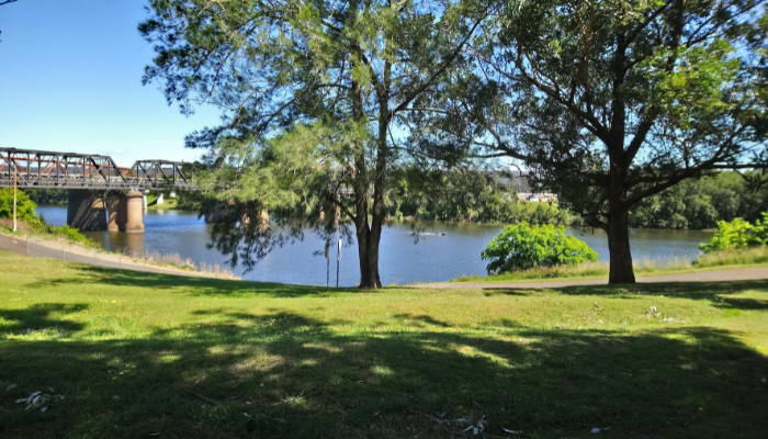 Weir Reserve, Nepean River